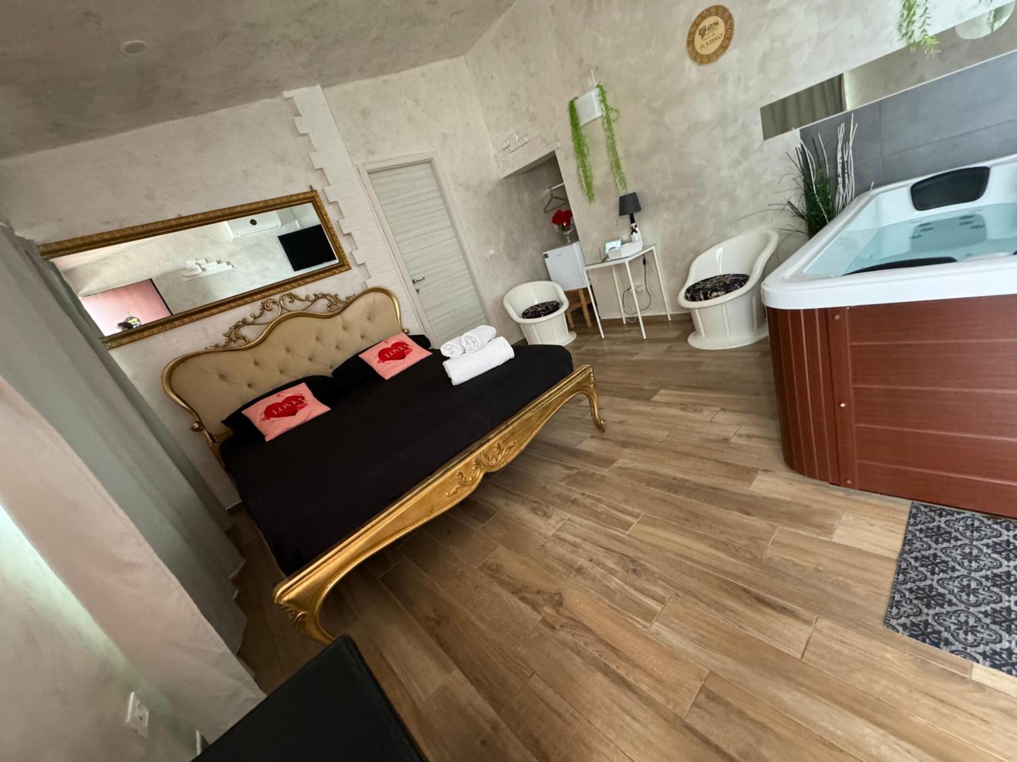 Atena B&B Apartments Platino San Silvestro  Eksteriør billede